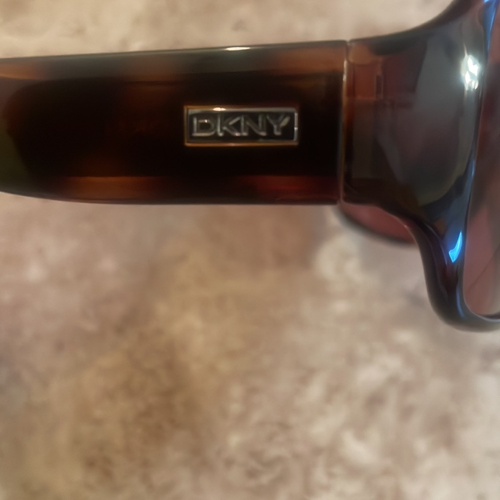 Dkny Sunglasses - Tortoise Shell Frames - image 6